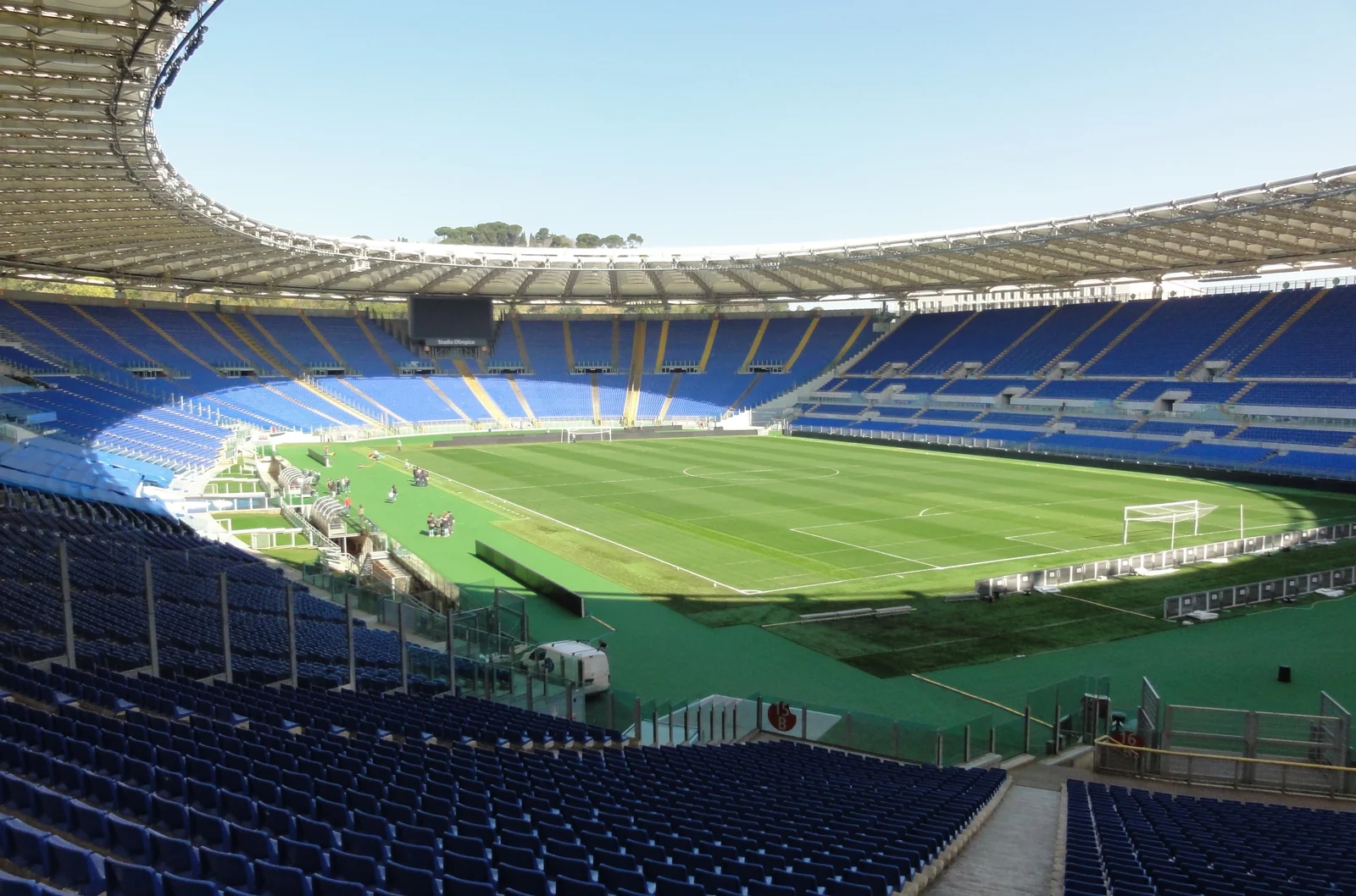 Stadio Olimpico, Rome, photographed 12 March 2014 by ildirettore (CC BY 3.0); archival venue context, not the 2026 match. Source crop by Leonprimer, resized and WebP conversion.